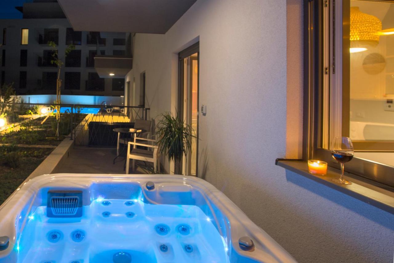 Studio And Hot Tub Split Exterior foto